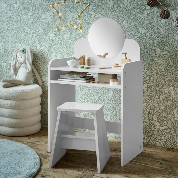 Dressing table for girls in white with mirror and chair from Petite Amélie