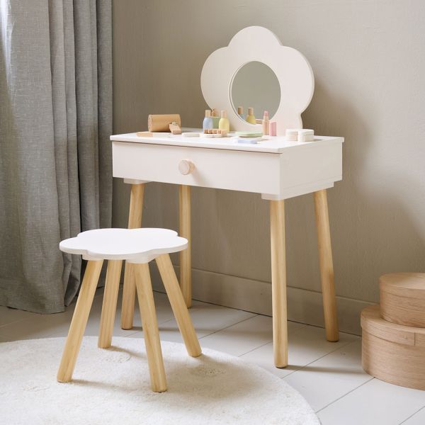 White dressing table made of wood from Petite Amélie